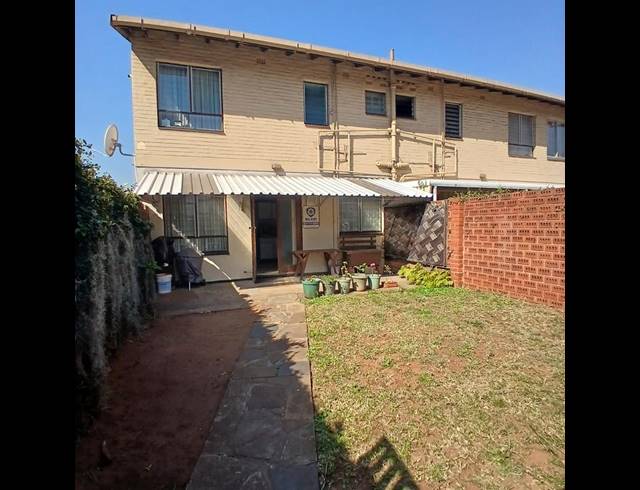 3 BEDROOM DUPLEX FOR SALE IN MONTCLAIR